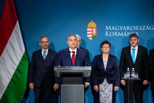 Orbán Viktornak emberek élete és biztonsága az első