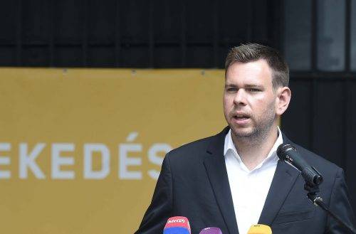 Vitézy: már szombattól elfogadják a szeptemberi helyközi bérleteket